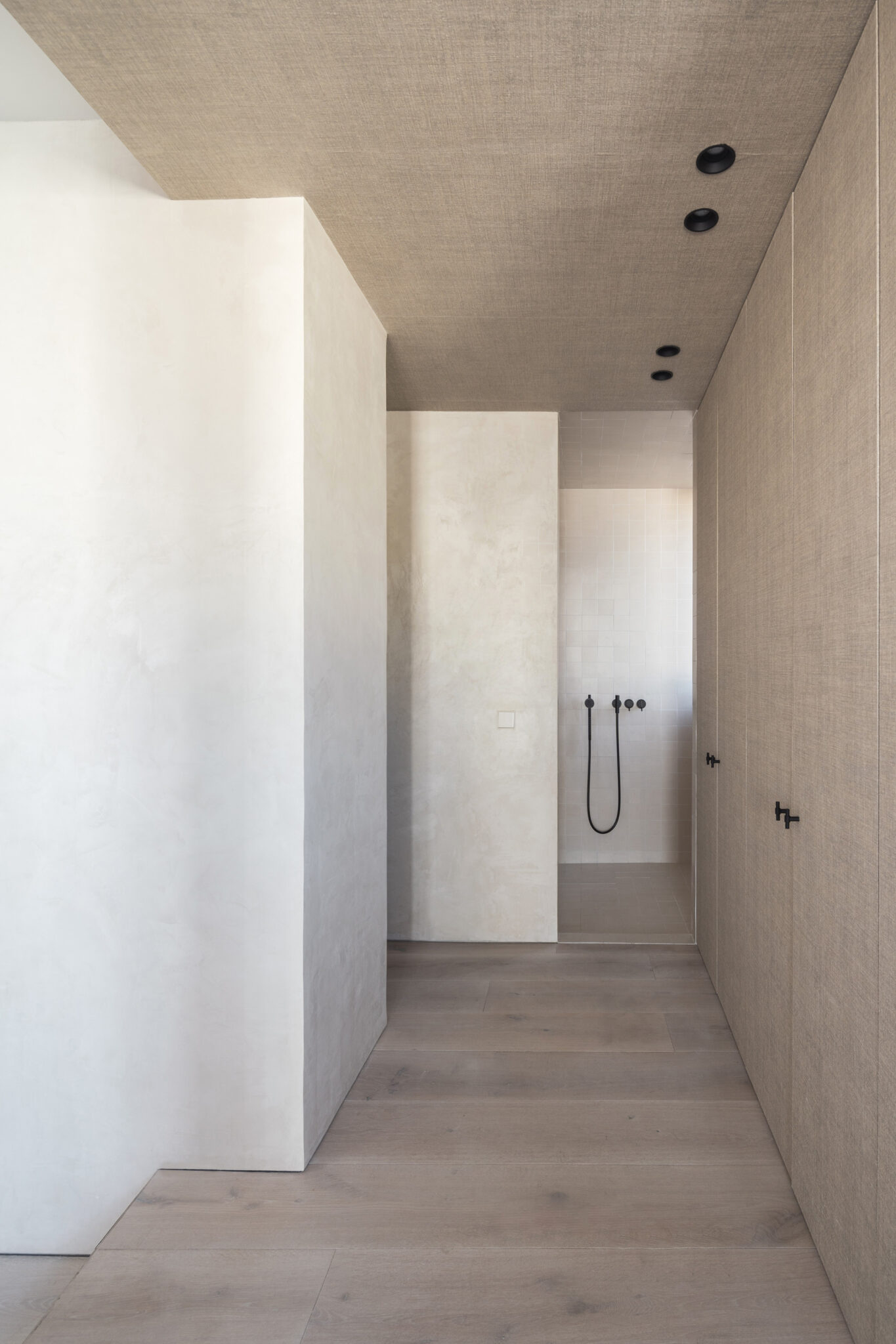 OOAA MADRID REFORMA PISO MADERA MINIMALISMO