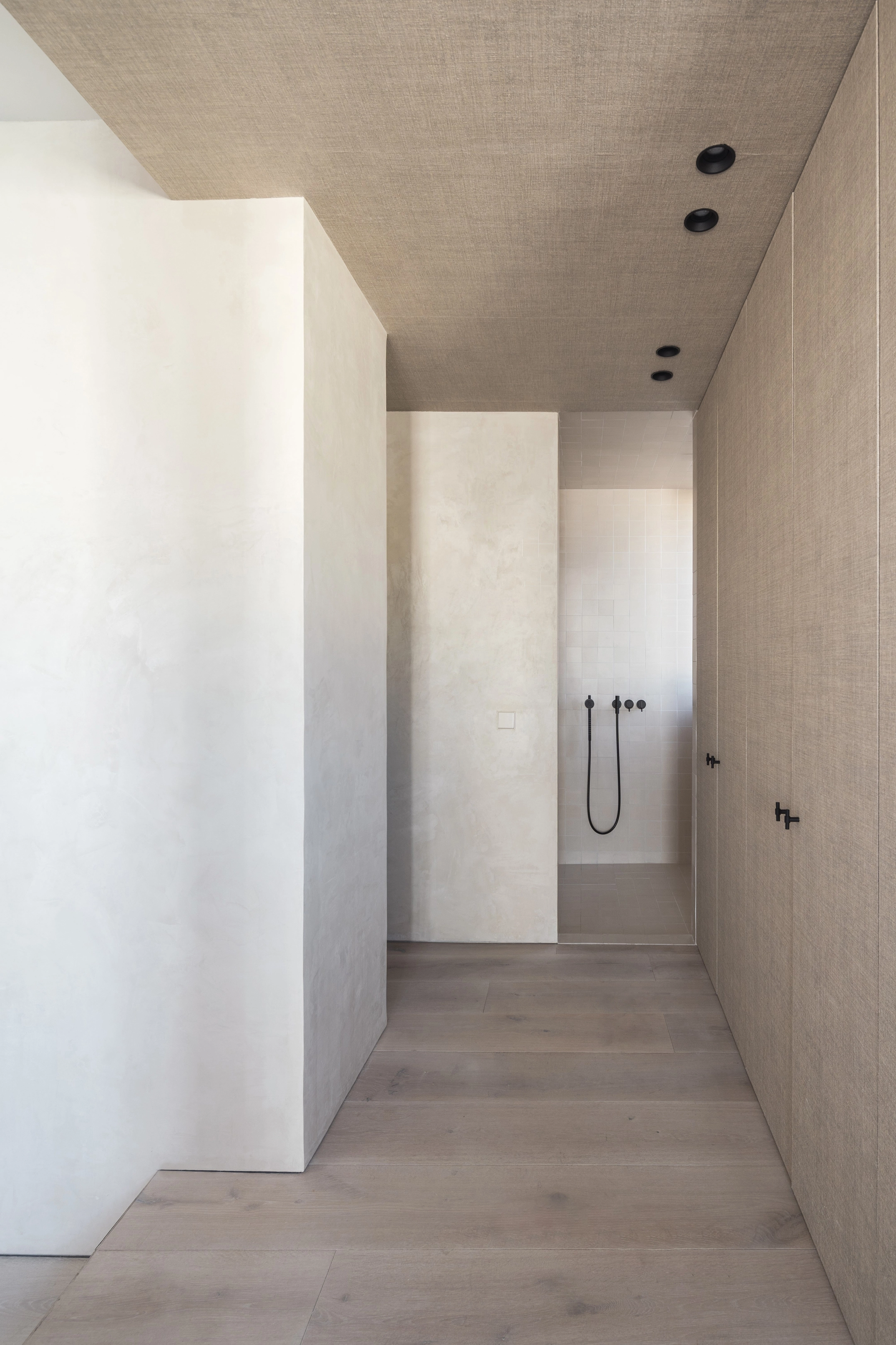 OOAA MADRID REFORMA PISO MADERA MINIMALISMO