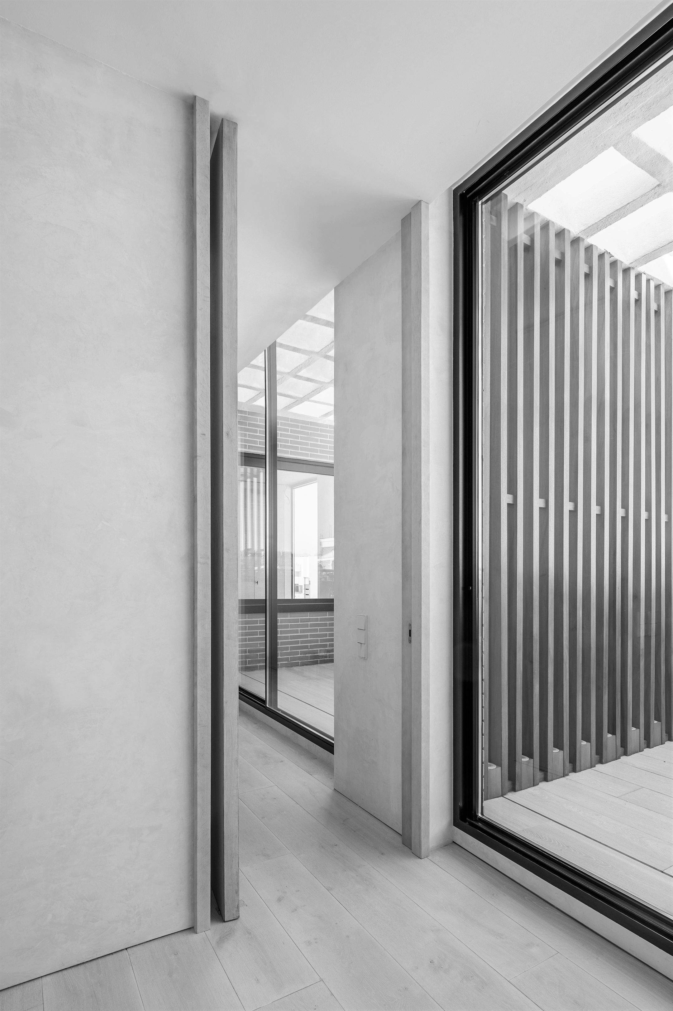 OOAA MADRID REFORMA PISO MADERA MINIMALISMO