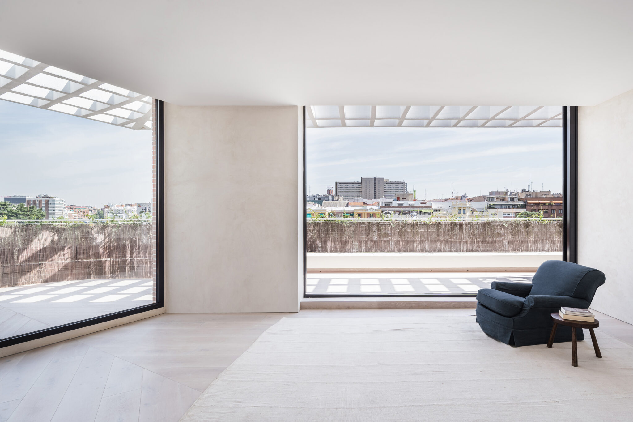 OOAA MADRID REFORMA PISO MADERA MINIMALISMO
